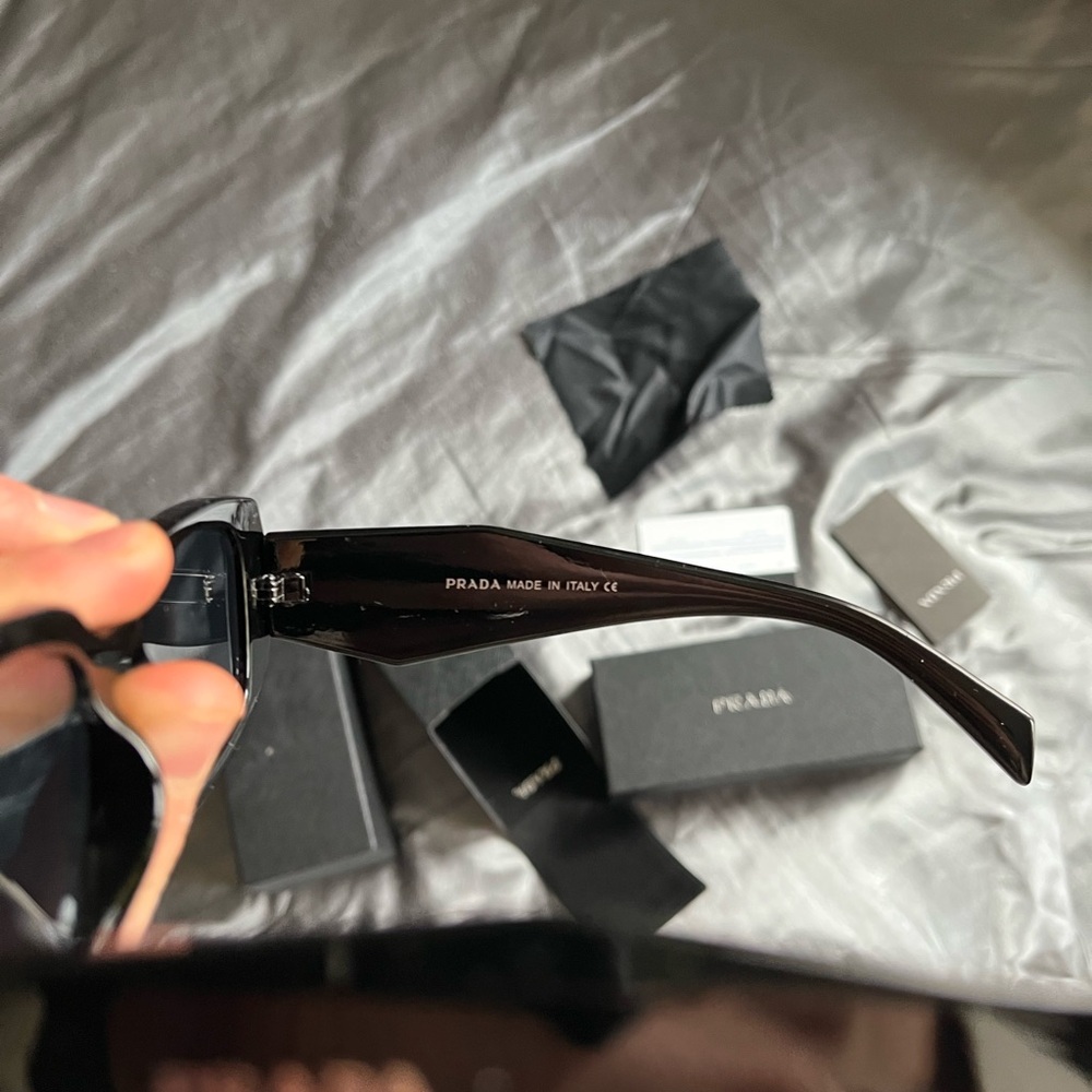 Prada Black Sunglasses unisex style - Picture 7 of 8